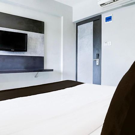 מלון Turambhe Super Townhouse Oak Vashi מראה חיצוני תמונה