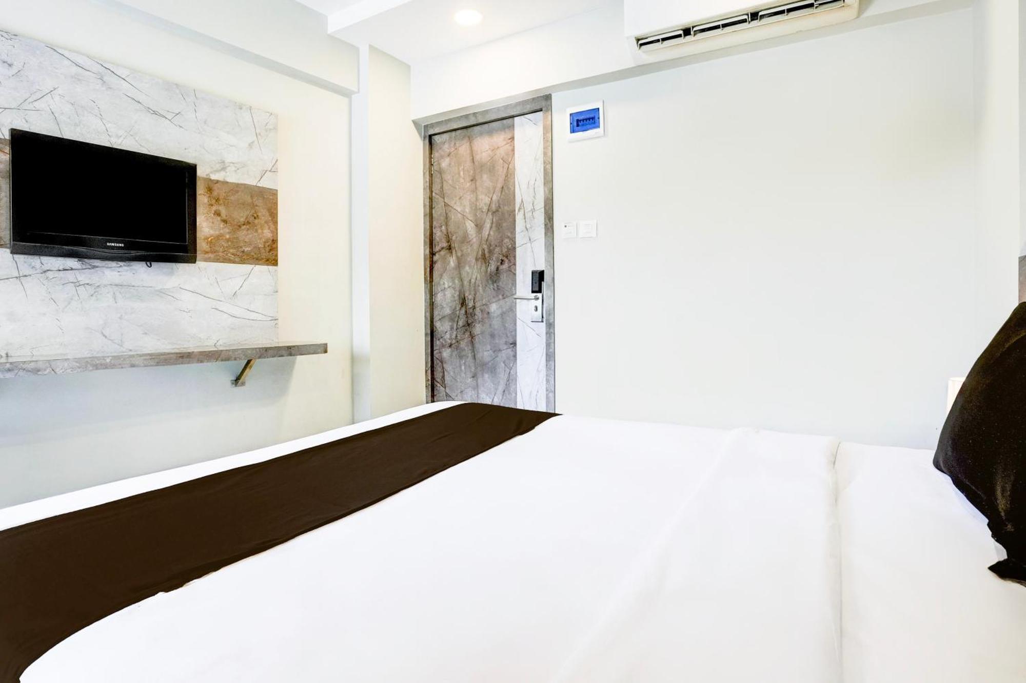 מלון Turambhe Super Townhouse Oak Vashi מראה חיצוני תמונה