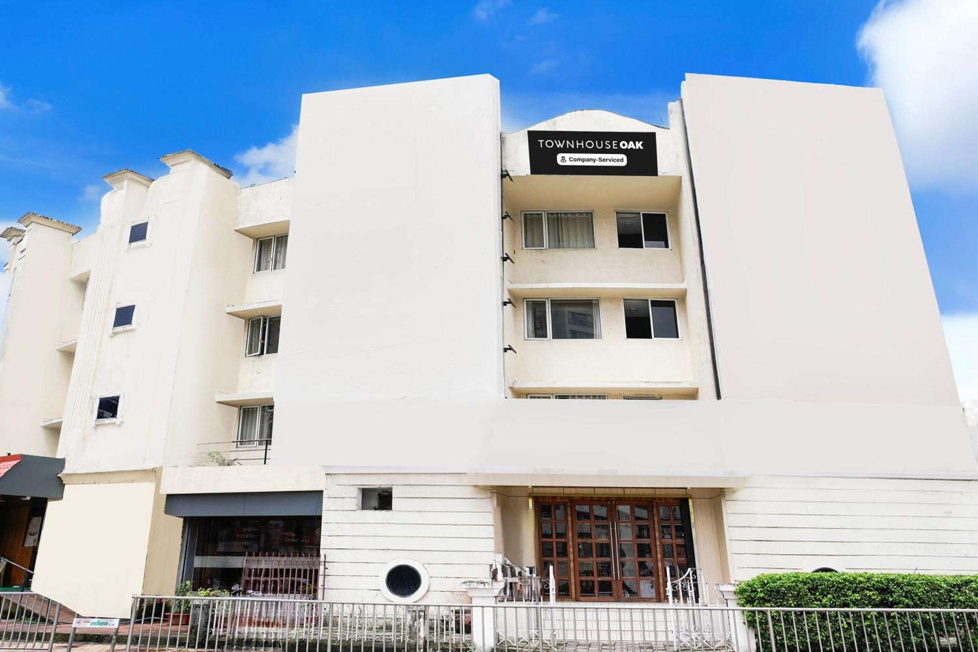 מלון Turambhe Super Townhouse Oak Vashi מראה חיצוני תמונה