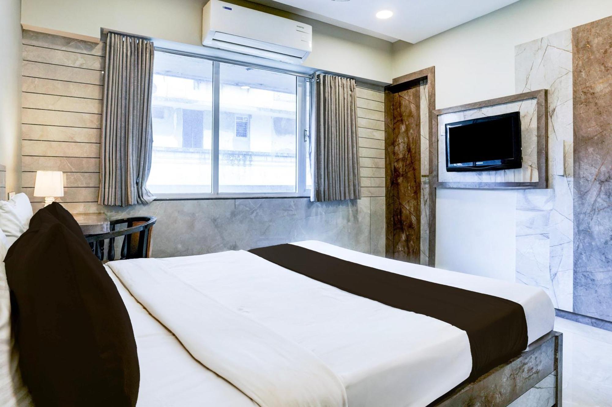 מלון Turambhe Super Townhouse Oak Vashi מראה חיצוני תמונה